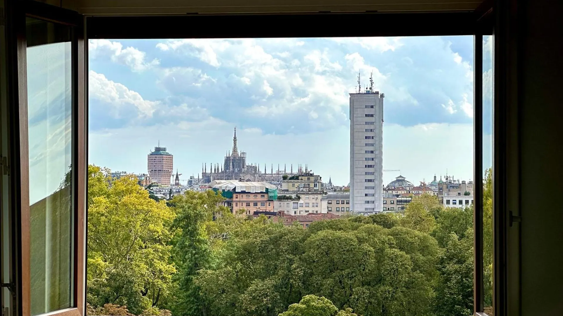 Trilocale Vintage Vicino A Centrale Con Vista Panoramica Sul Duomo Milán
