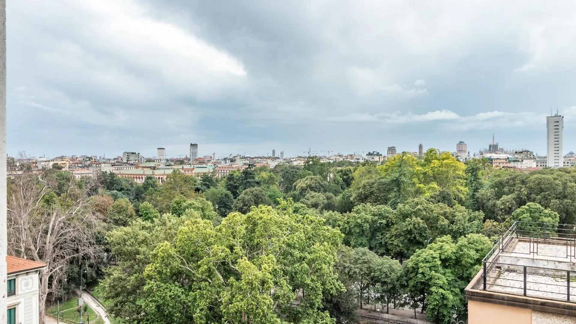Trilocale Vintage Vicino A Centrale Con Vista Panoramica Sul Duomo Milán Apartamento